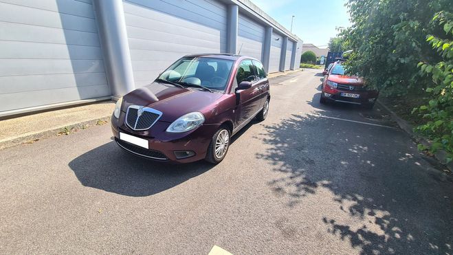Lancia Y 1.4 premier main FAIBLE KM CERTIFIE Violet de 2008