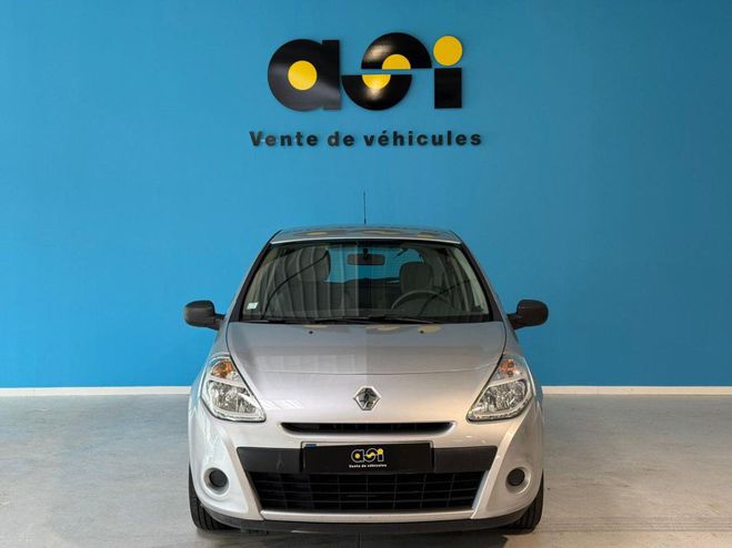 Renault Clio III 1.2i Gris de 2009