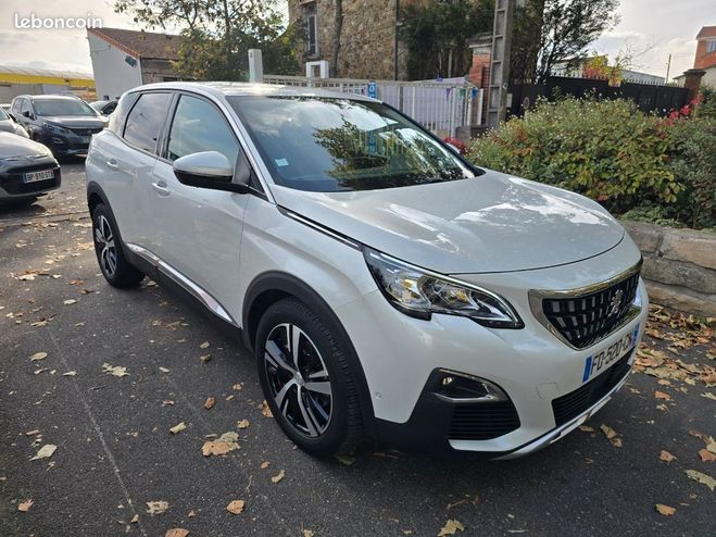 Peugeot 3008 1.2L Ess 130 Allure Boite Auto 99 000km Autre de 2019
