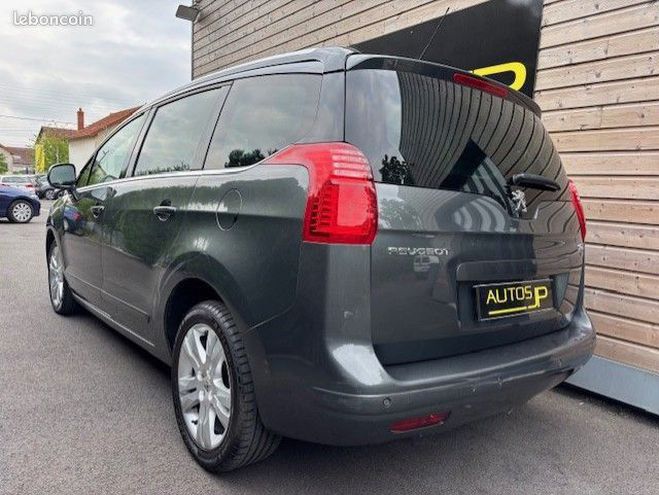 Peugeot 5008 Peugeot 5008 1.6 e-hdi 115 fap business pack bmp6 7pl Gris de 2013