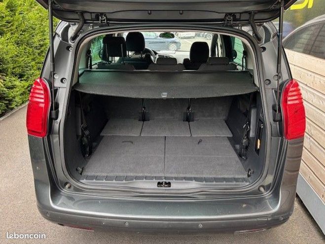 Peugeot 5008 Peugeot 5008 1.6 e-hdi 115 fap business pack bmp6 7pl Gris de 2013