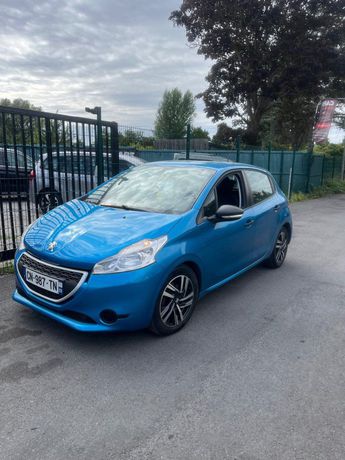  Voir détails -Peugeot 208 1.4 HDI 70cv à Waziers (59)