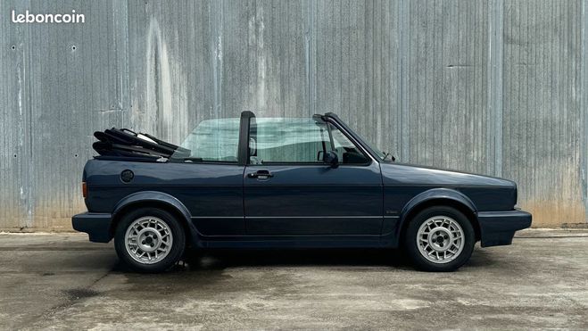 Volkswagen Golf VW 1 Cabriolet 98cv injection Bleu de 1990