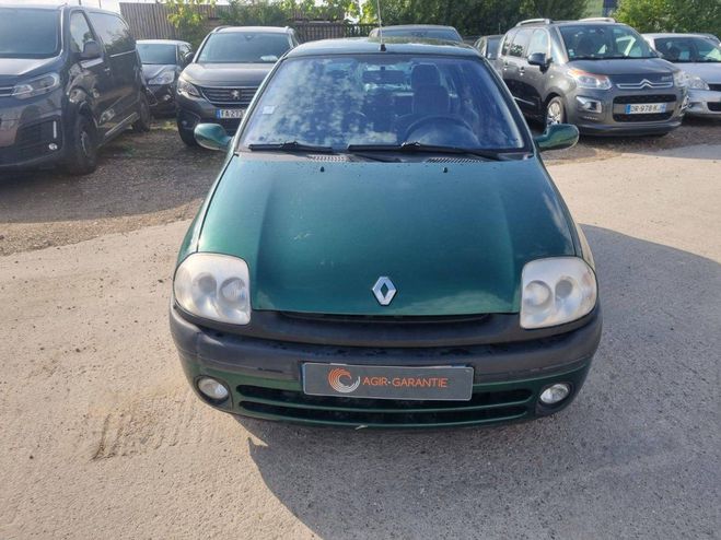 Renault Clio II (B/C65) 1.4 16v 98ch Expression BVA 5 VERT F de 2001