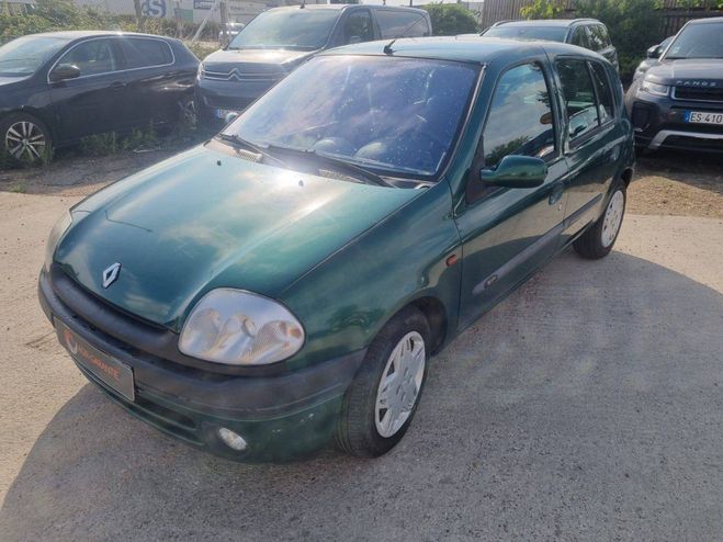 Renault Clio II (B/C65) 1.4 16v 98ch Expression BVA 5 VERT F de 2001