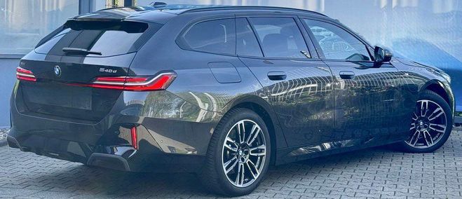 BMW Serie 5 TOURING G61 540d xDrive 303 ch BVA8 M Sp GRIS FONCE de 2024