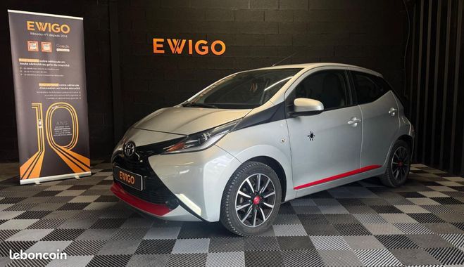 Toyota Aygo 1.0 VVTI 70 X-PLAY Gris de 2016