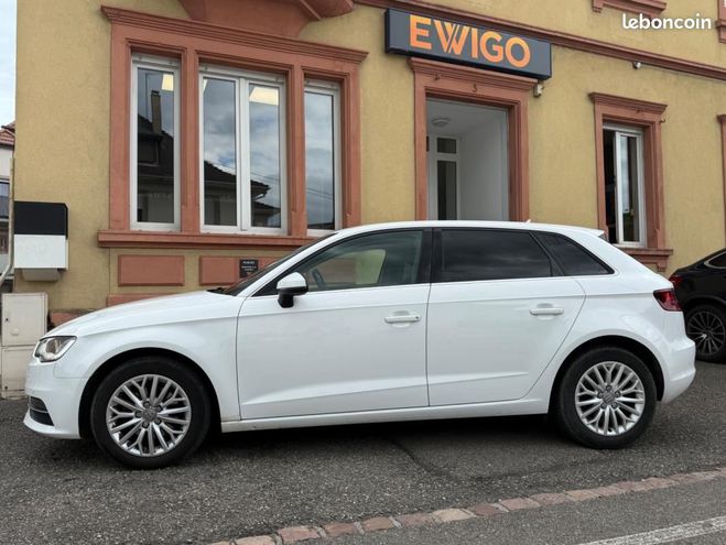 Audi A3 Sportback 1.6 TDI 110-RADAR DE RECUL-GAR Blanc de 2016