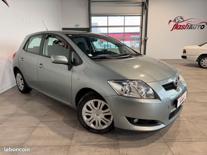 Toyota Auris 1.4 D-4D 90cv-2010-62000km Gris de 2010