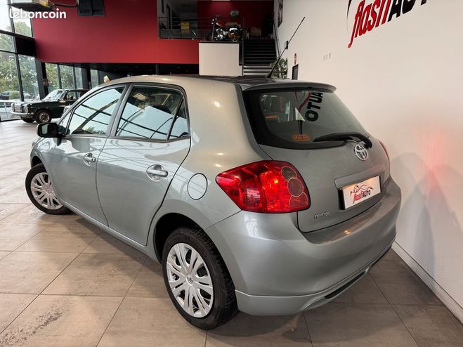 Toyota Auris 1.4 D-4D 90cv-2010-62000km Gris de 2010