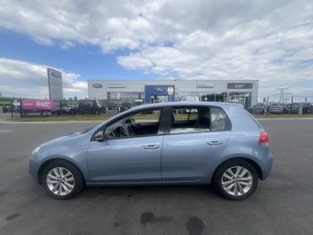  Voir détails -Volkswagen Golf VI 1.6 TDI 105CH BLUEMOTION FAP STYLE 5P à Voreppe (38)