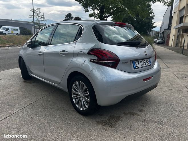 Peugeot 208 (2) 1.2 puretech 110 s&s allure 5p Autre de 2018