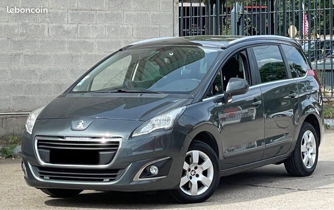 Peugeot 5008 1.6 e-HDi 120CV Phase 2 STYLE 7 PLACES A Gris de 2015