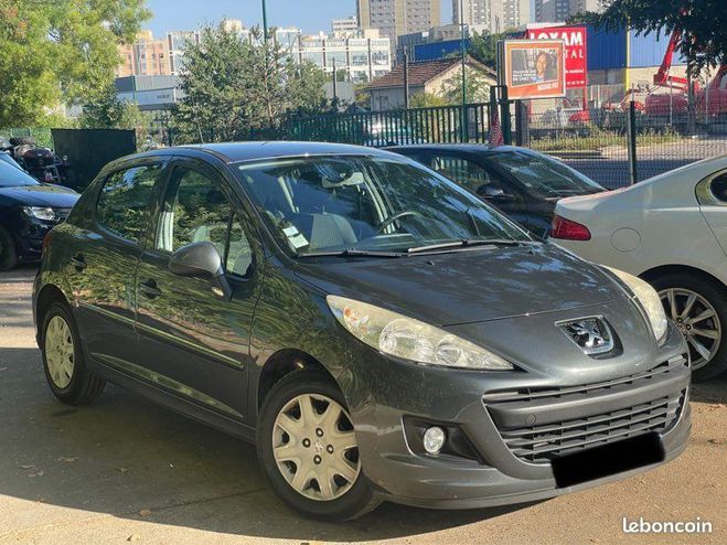 Peugeot 207 1.4 HDi 68CV 5 Portes Anne 01-2012 167. Gris de 2012