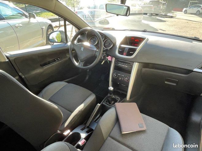 Peugeot 207 1.4 HDi 68CV 5 Portes Anne 01-2012 167. Gris de 2012