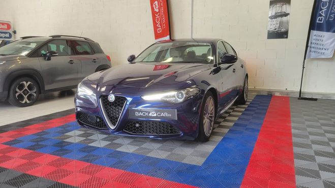 Alfa romeo Giulia 2.2 180 AT8 Lusso BLEU FONCE de 2016