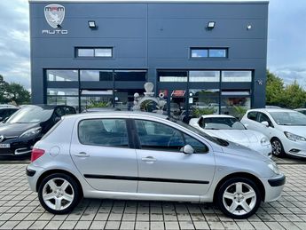  Voir détails -Peugeot 307 2.0i 136ch 16V XS à Nouvoitou (35)