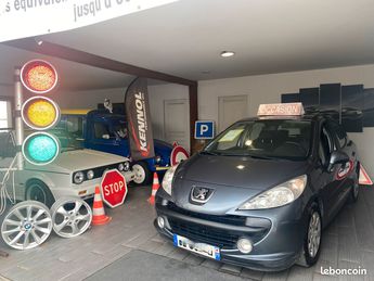  Voir détails -Peugeot 207 1.4 VTI 16V 95 Premium 5 Portes à Nanteuil-ls-Meaux (77)