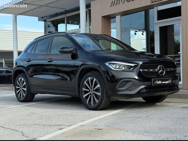 Mercedes Classe GLA Classe 250e Hybride rechargeable Amg Lin Noir de 2020
