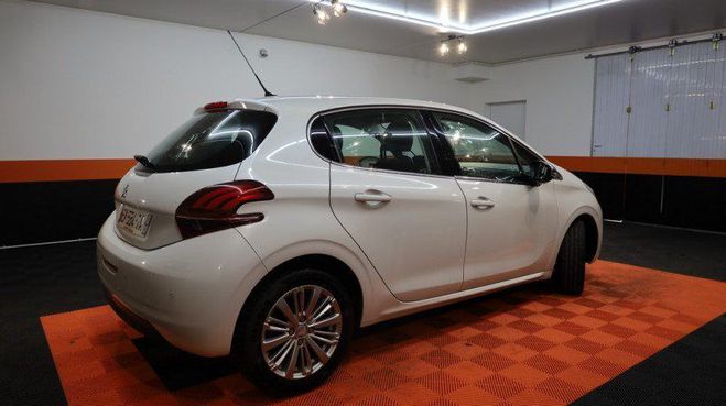 Peugeot 208 1.2 PURETECH 110CH ALLURE S&S 3P Blanc de 2018