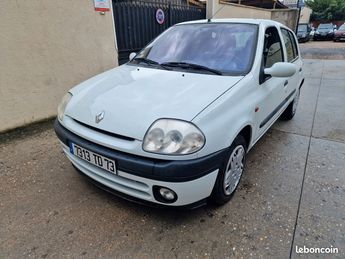  Voir détails -Renault Clio 1.4 essence 98ch rxt 1re main 100.000km à Argenteuil (95)