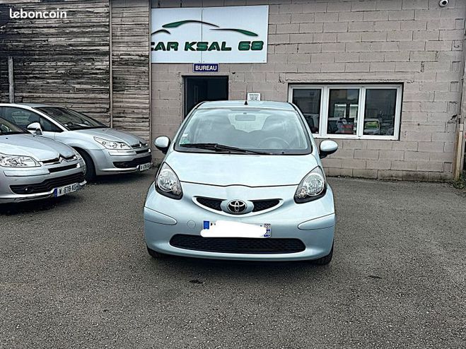 Toyota Aygo 1.0 VVT-I 68CH 5P Bleu de 2008