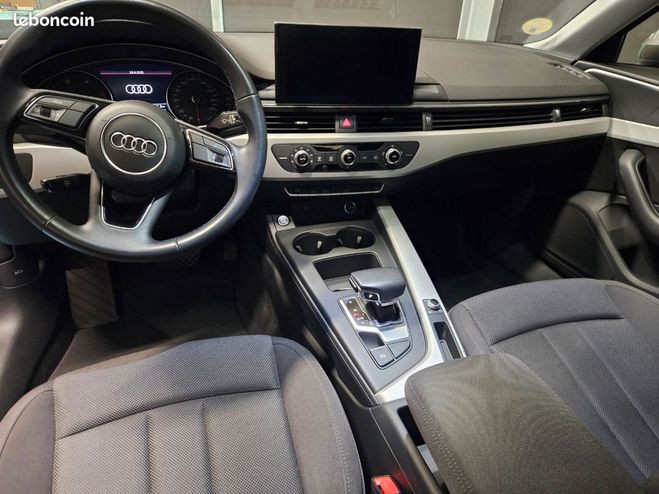 Audi A4 Avant 35 TDI 163ch Business Line Stronic Gris de 2021
