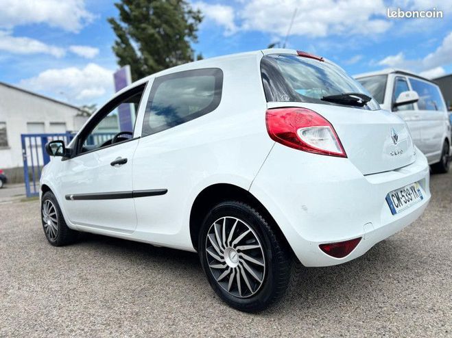 Renault Clio III 1.5 DCI 75CH ALIZE ECO 3P Blanc de 2012