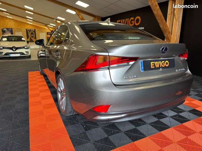 Lexus IS F 2.5 300 H 223H 180 HEV 1.6KWH F-SPORT  Gris de 2017