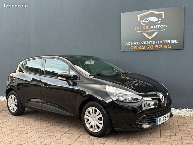 Renault Clio IV 1,2 16v 75ch Noir de 2014