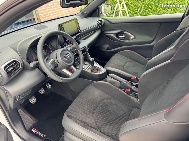 Toyota Yaris gr track 261 3250 malus compris dans le  Blanc de 2023