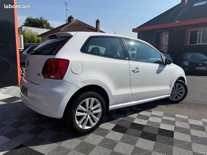 Volkswagen Polo 1.6 TDI 90CH FAP STYLE 5P Blanc de 2011