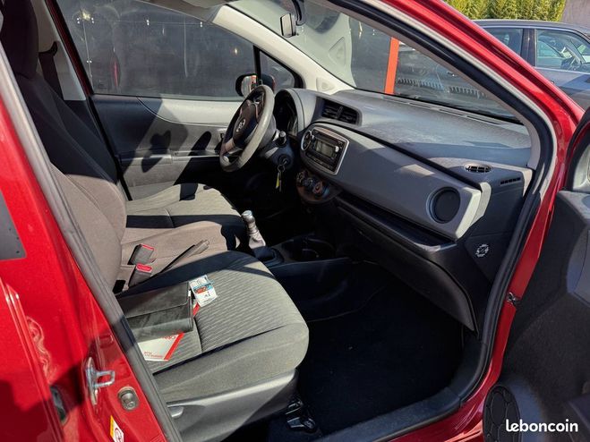 Toyota Yaris 69 VVT-I TENDANCE 5P Rouge de 2013