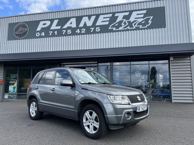Suzuki Grand Vitara 2 L 140 CV Essence Ethanol Gris Fonc de 2005