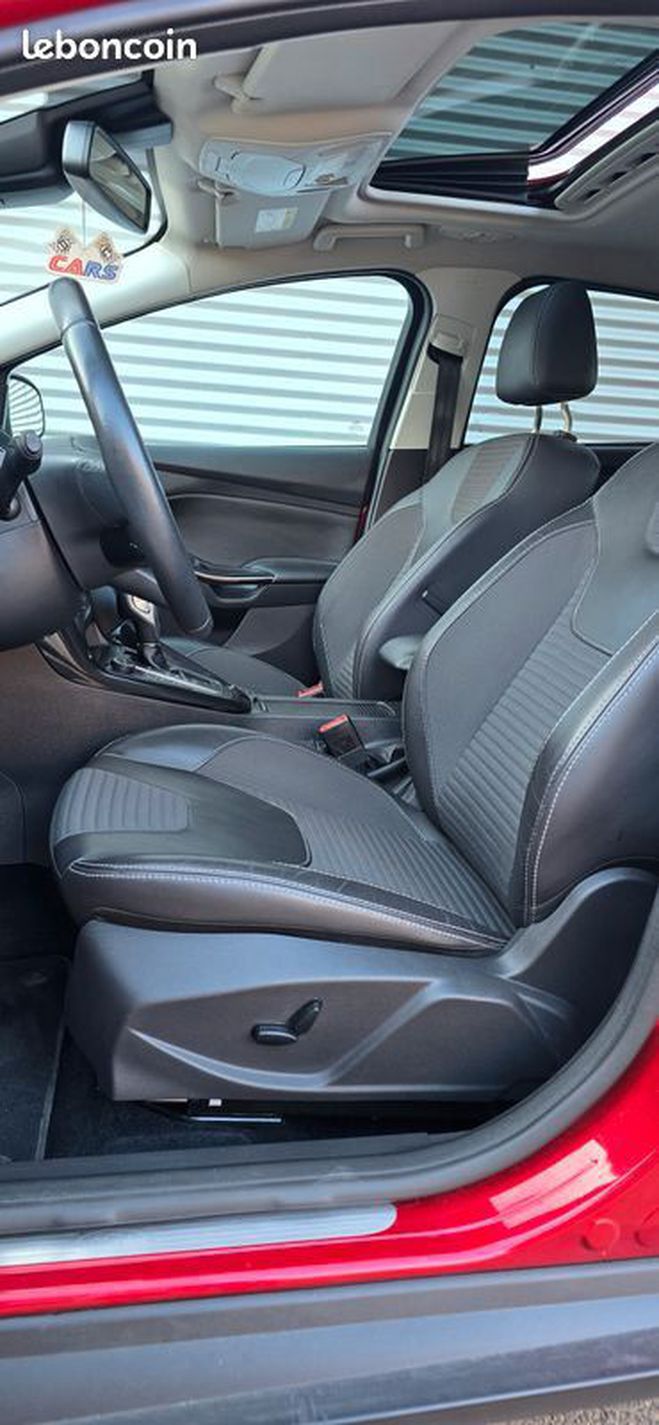 Ford Focus 2.0 TDCI 150cv TITANIUM Toit Ouvrant Bordeaux de 2015