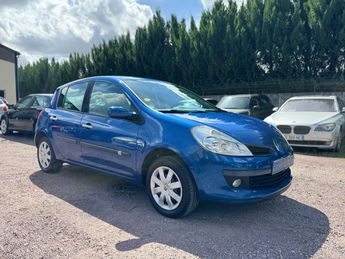  Voir détails -Renault Clio III 1.4i Privilge 100ch à Caen (14)