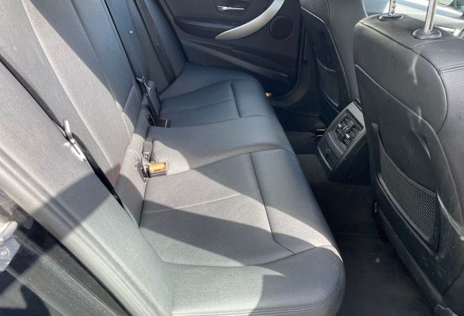 BMW Serie 3 BVA TOURING (F31) 318DA 143CH LUXURY  de 2013