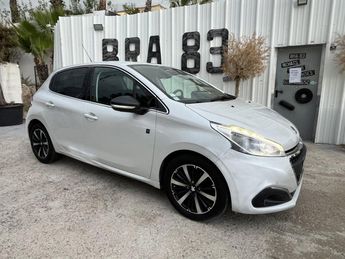  Voir détails -Peugeot 208 1.2i Pure Tech 12V S&S - 110 - BV EAT6 B à  Le Muy (83)