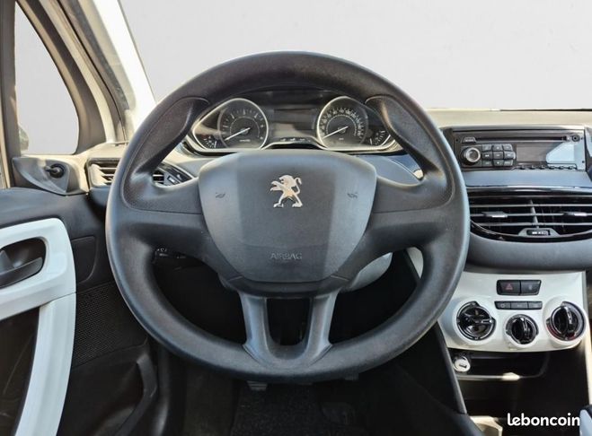 Peugeot 208 GENERATION-I 1.6 BLUEHDI 75 LIKE CLIMATI Blanc de 2018