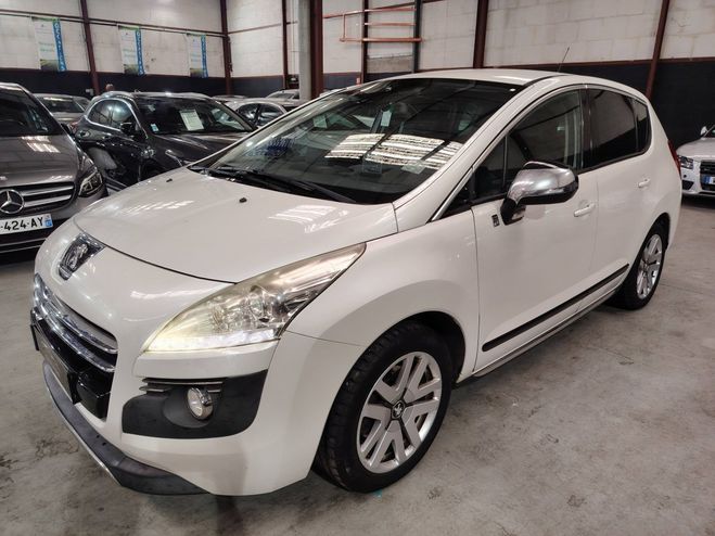 Peugeot 3008 HYbrid4 2.0 e-HDi FAP BMP6 + Electric 37 BLANC de 2013