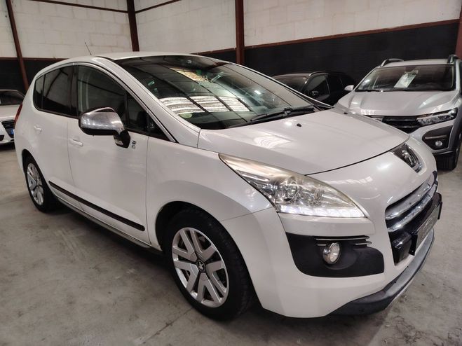 Peugeot 3008 HYbrid4 2.0 e-HDi FAP BMP6 + Electric 37 BLANC de 2013