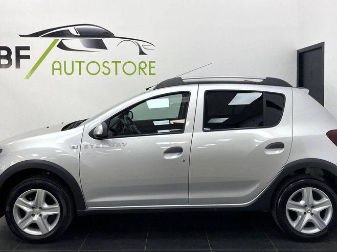 Dacia Sandero II (B52) 0.9 TCe 90ch Stepway Ambiance GRIS C de 2013