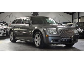 Voir détails -Chrysler 300 C Touring 2.7 V6 193 BVA / 2 JEUX DE JANTE à Saint-Laurent-du-Var (06)