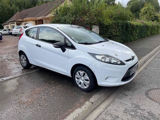 Ford Fiesta 1.4TDCI 68CH Blanc Laqu� de 2011