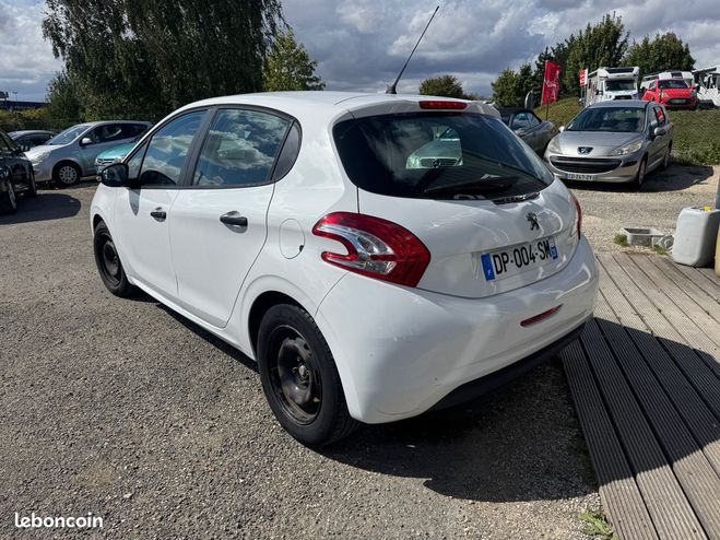 Peugeot 208 1.4hdi access 2 places Blanc de 2015
