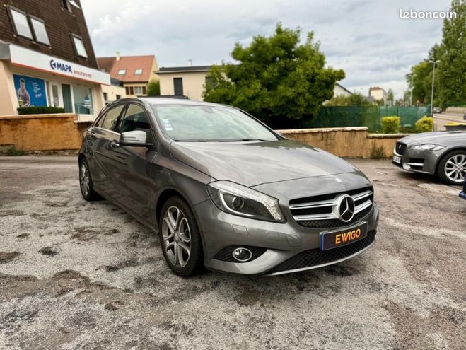 Mercedes Classe A 1.6 200 155 BLUEEFFICIENCY SENSATION 8.0 Gris de 2015