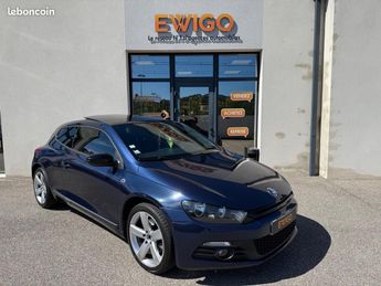  Voir détails -Volkswagen Scirocco 1.4 TSI 160Ch CARAT DSG BVA à Ampuis (69)