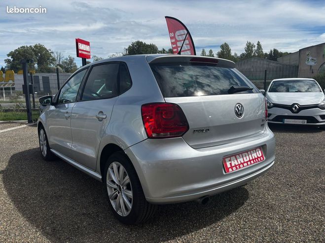 Volkswagen Polo 1.6 Tdi 90 Ch Confortine Bva Gris de 2010