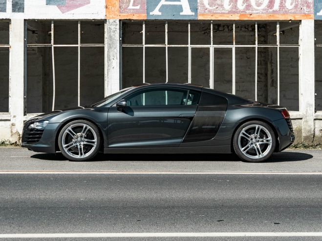 Audi R8 V8 4.2 420 ch  de 2007
