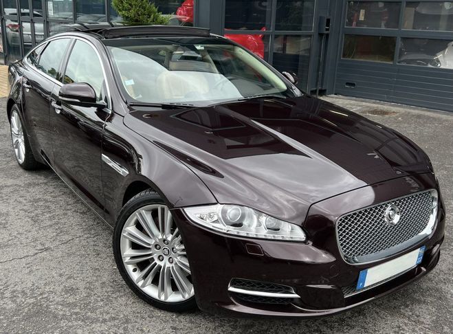Jaguar XJ 351 LUXE PREMIUM 3.0 V6 275 Cv BOITE AUT Violet de 2011